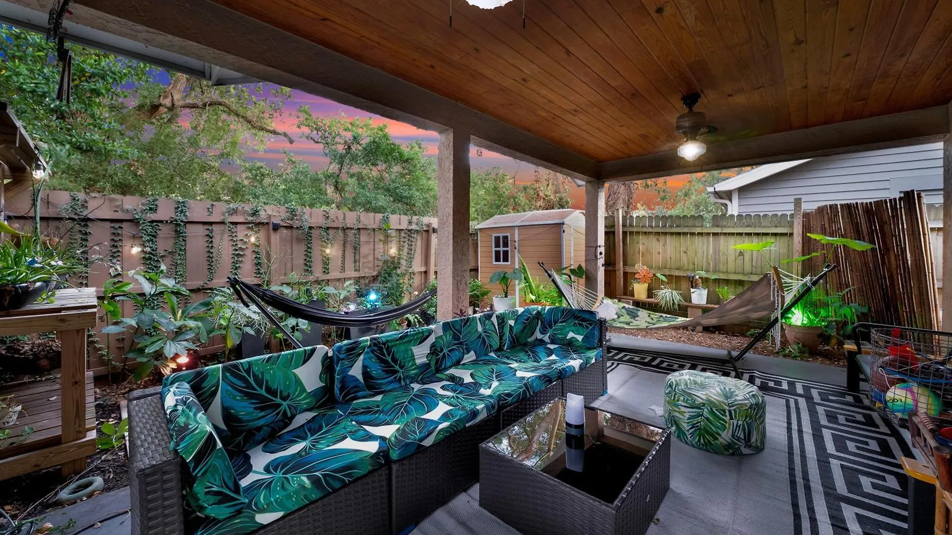 Zen Jungle House By Busch Gardens Sleeps 12 With Outdoor Games & Detached Play Space! contacts