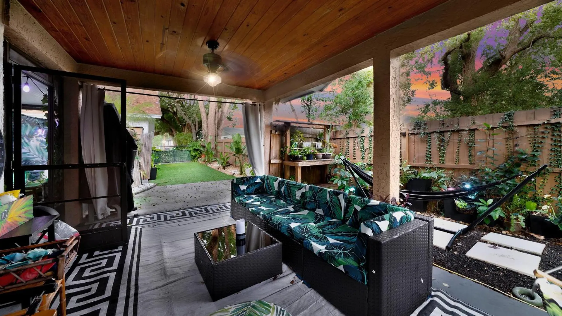 Holiday home Zen Jungle House By Busch Gardens Sleeps 12 With Outdoor Games & Detached Play Space! Tampa United States
