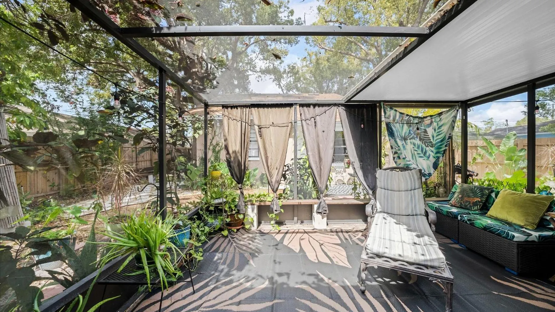Zen Jungle House By Busch Gardens Sleeps 12 With Outdoor Games & Detached Play Space! Tampa
